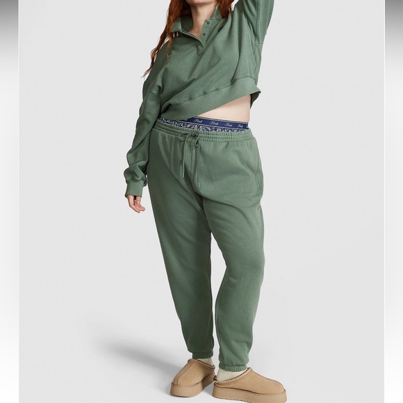 NWT Victoria Secret Pink Joggers Large - Picture 3 of 5